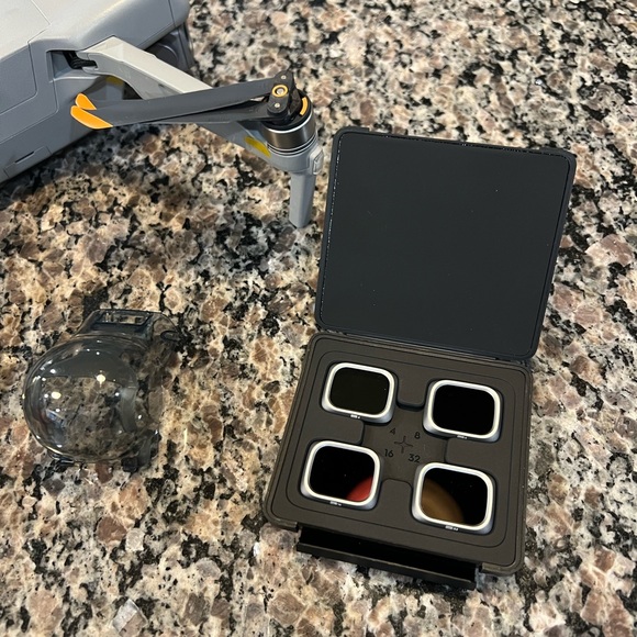 DJI air2s fly more bundle - Picture 5 of 11